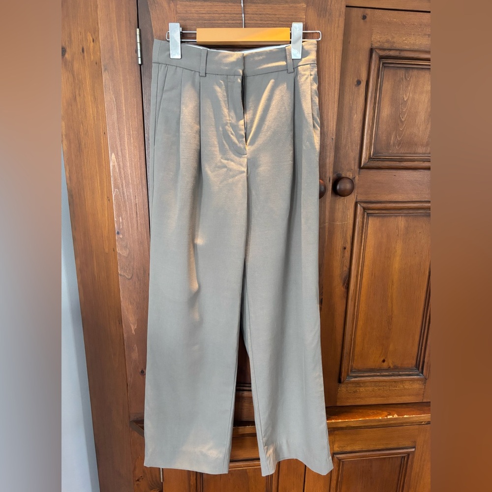 Aritzia Babaton Dress Pants